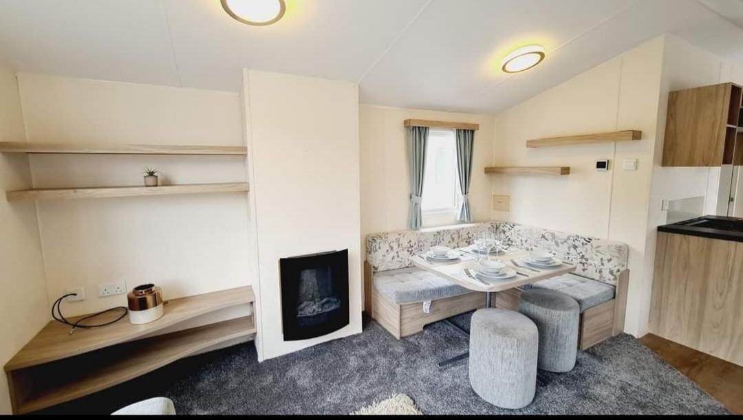 Tunstall View Caravan Holidays At Sand Le Mere Экстерьер фото