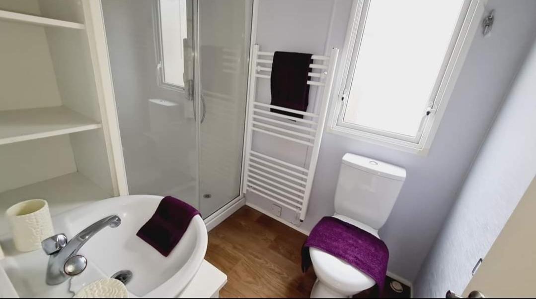 Tunstall View Caravan Holidays At Sand Le Mere Экстерьер фото