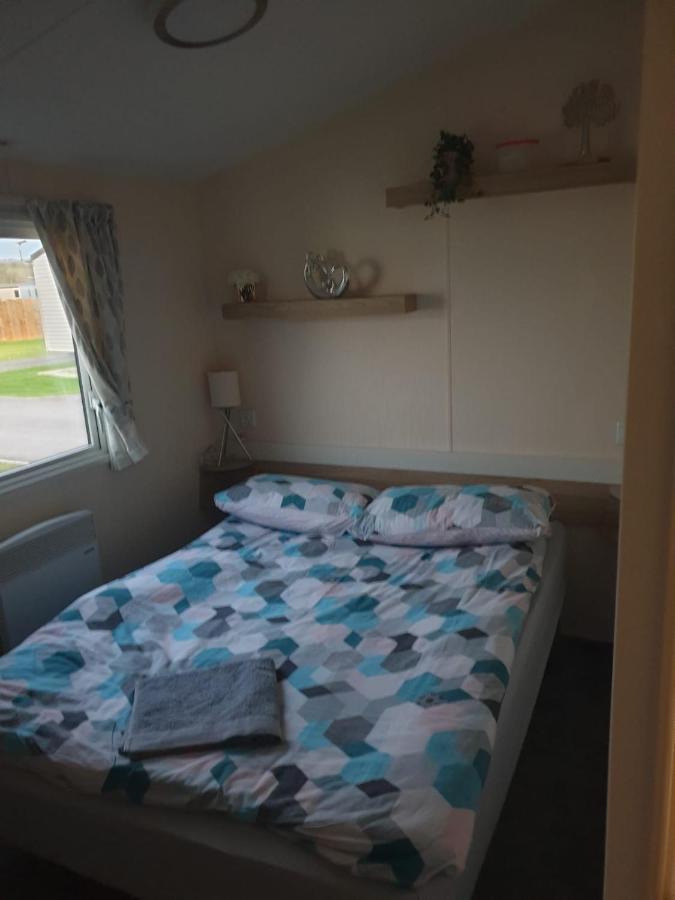 Tunstall View Caravan Holidays At Sand Le Mere Экстерьер фото